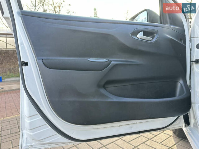 Белый Пежо 301, объемом двигателя 1.59 л и пробегом 122 тыс. км за 6990 $, фото 16 на Automoto.ua