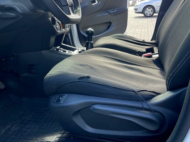 Білий Пежо 301, об'ємом двигуна 1.6 л та пробігом 105 тис. км за 8300 $, фото 4 на Automoto.ua