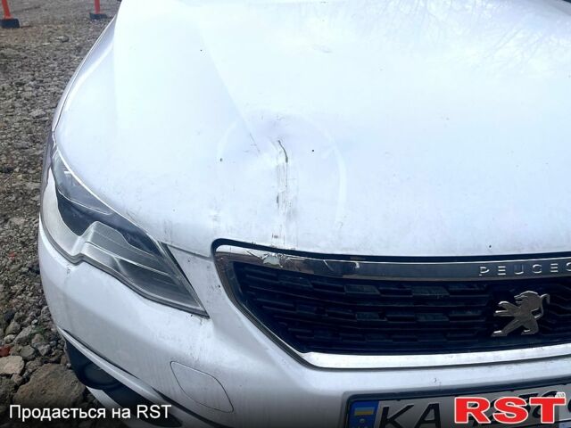 Білий Пежо 301, об'ємом двигуна 1.2 л та пробігом 131 тис. км за 5000 $, фото 5 на Automoto.ua