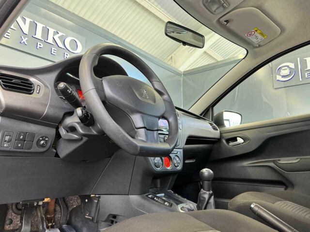 Белый Пежо 301, объемом двигателя 1.6 л и пробегом 234 тыс. км за 7600 $, фото 11 на Automoto.ua