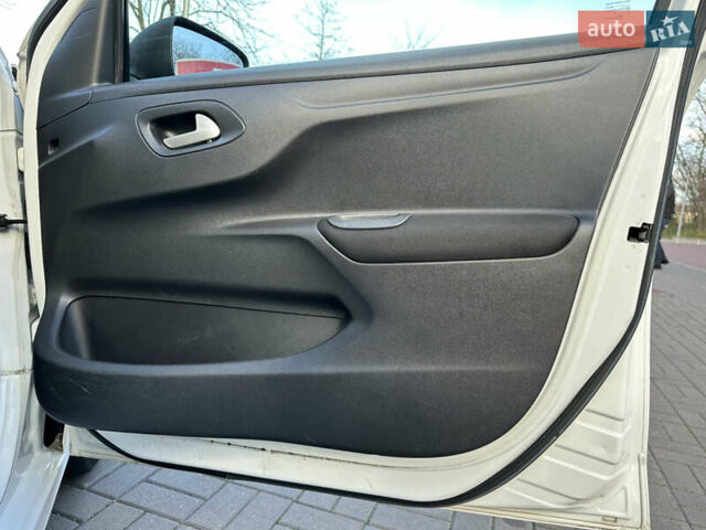 Белый Пежо 301, объемом двигателя 1.59 л и пробегом 122 тыс. км за 6990 $, фото 20 на Automoto.ua