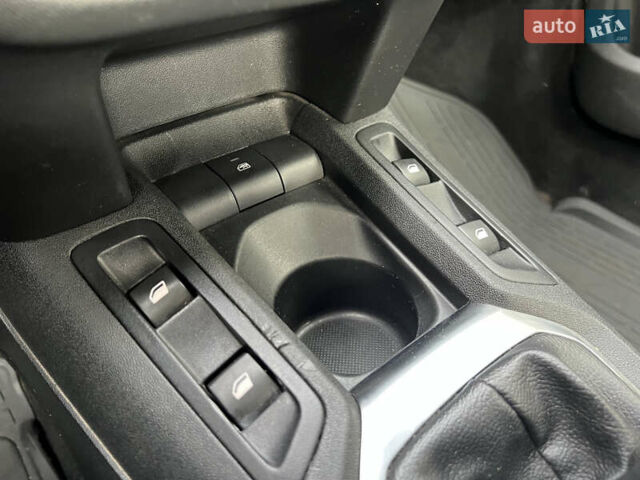 Пежо 301 2020 в Киеве на Automoto.ua Белый Пежо 301, объемом двигателя 1.56 л и пробегом 193 тыс. км за 8416 $, фото 25 на Automoto.ua