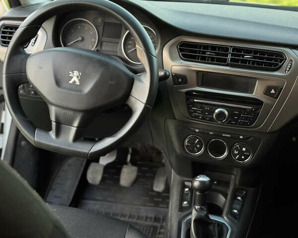 Белый Пежо 301, объемом двигателя 1.59 л и пробегом 150 тыс. км за 9200 $, фото 19 на Automoto.ua