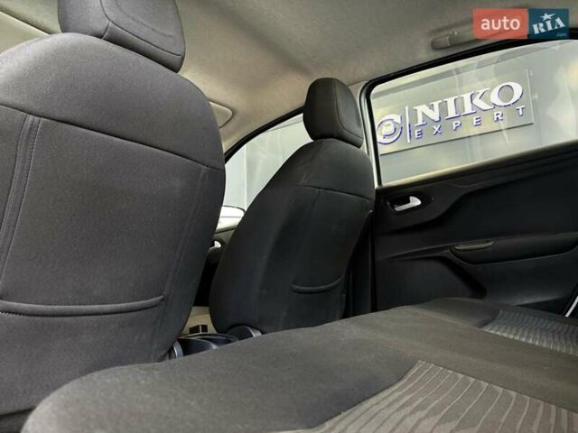 Пежо 301 2020 в Киеве на Automoto.ua Белый Пежо 301, объемом двигателя 1.6 л и пробегом 189 тыс. км за 7900 $, фото 37 на Automoto.ua