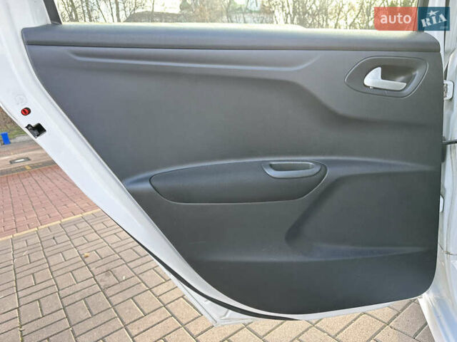 Белый Пежо 301, объемом двигателя 1.59 л и пробегом 122 тыс. км за 6990 $, фото 23 на Automoto.ua