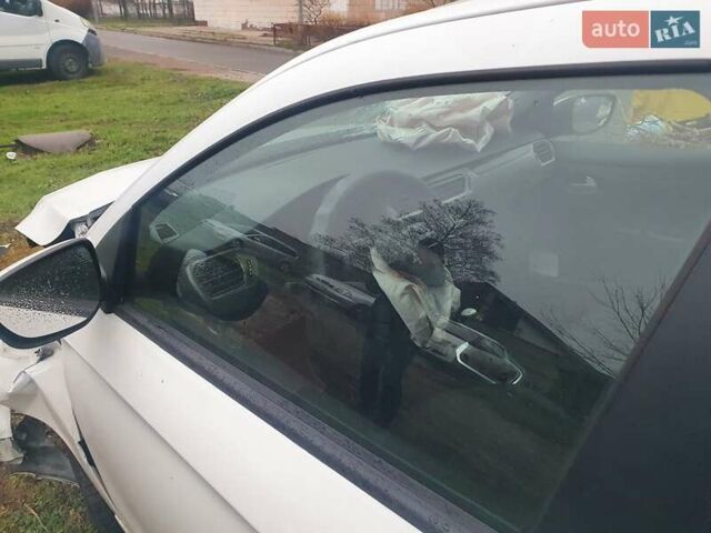 Білий Пежо 301, об'ємом двигуна 1.2 л та пробігом 235 тис. км за 3600 $, фото 6 на Automoto.ua