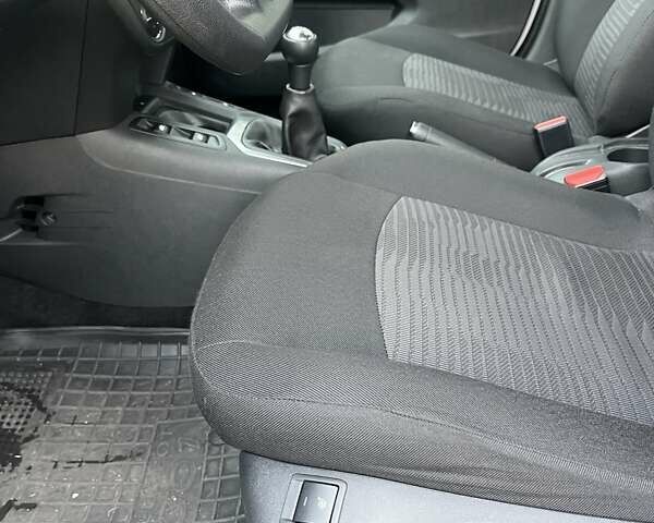 Пежо 301 2020 в Киеве на Automoto.ua Белый Пежо 301, объемом двигателя 1.56 л и пробегом 238 тыс. км за 8315 $, фото 15 на Automoto.ua