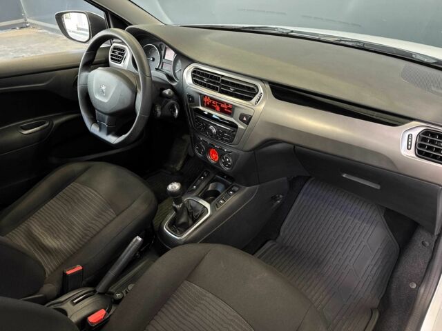 Белый Пежо 301, объемом двигателя 1.6 л и пробегом 234 тыс. км за 7600 $, фото 16 на Automoto.ua