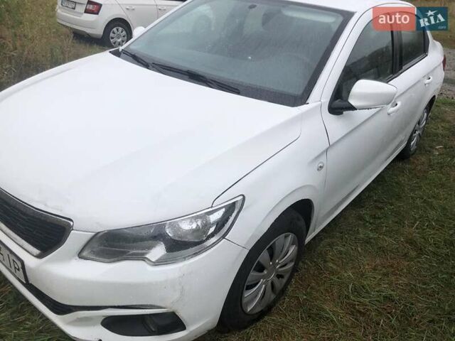 Білий Пежо 301, об'ємом двигуна 1.59 л та пробігом 118 тис. км за 6800 $, фото 1 на Automoto.ua