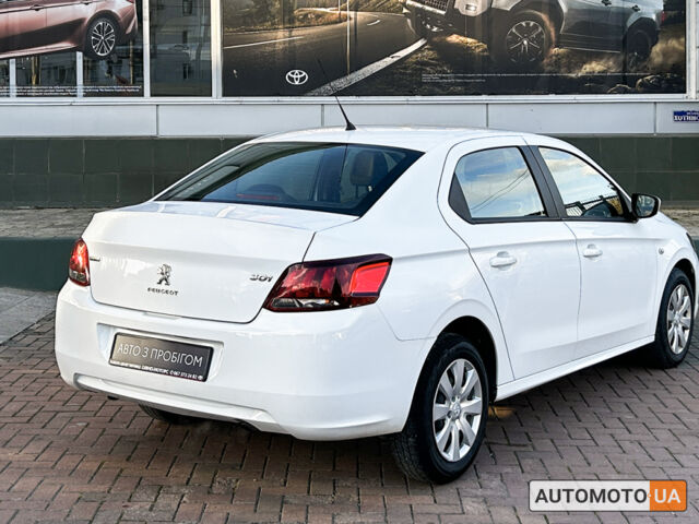 Білий Пежо 301, об'ємом двигуна 12 л та пробігом 78 тис. км за 8281 $, фото 6 на Automoto.ua
