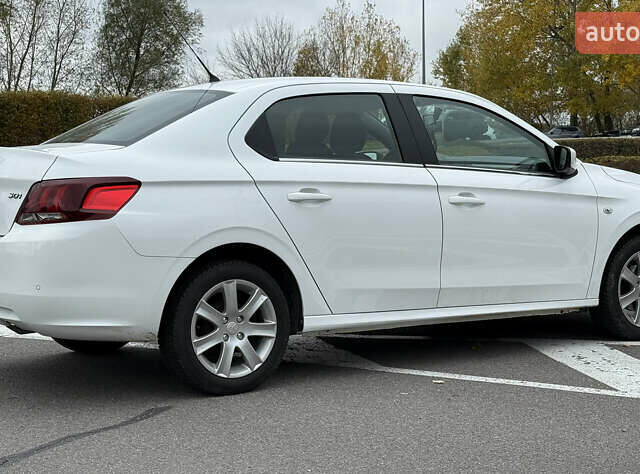 Пежо 301 2021 у Києві на Automoto.ua Білий Пежо 301, об'ємом двигуна 1.59 л та пробігом 71 тис. км за 11500 $, фото 16 на Automoto.ua