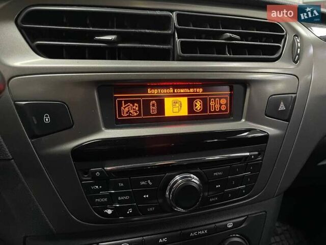 Белый Пежо 301, объемом двигателя 1.59 л и пробегом 310 тыс. км за 6490 $, фото 23 на Automoto.ua