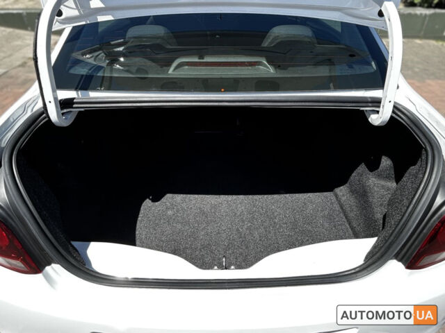 Білий Пежо 301, об'ємом двигуна 1.2 л та пробігом 73 тис. км за 8977 $, фото 8 на Automoto.ua