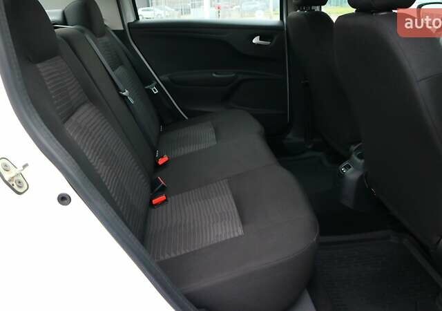 Белый Пежо 301, объемом двигателя 1.2 л и пробегом 64 тыс. км за 8903 $, фото 6 на Automoto.ua