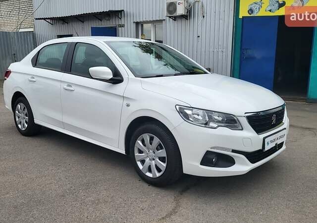 Пежо 301 2021 у Києві на Automoto.ua Білий Пежо 301, об'ємом двигуна 1.2 л та пробігом 56 тис. км за 8300 $, фото 6 на Automoto.ua