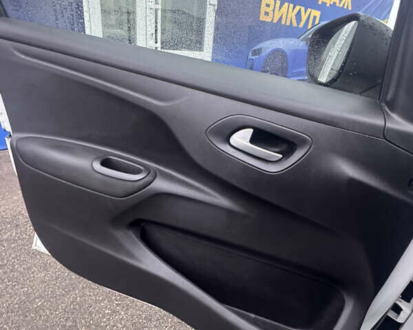 Белый Пежо 301, объемом двигателя 1.59 л и пробегом 171 тыс. км за 7200 $, фото 10 на Automoto.ua