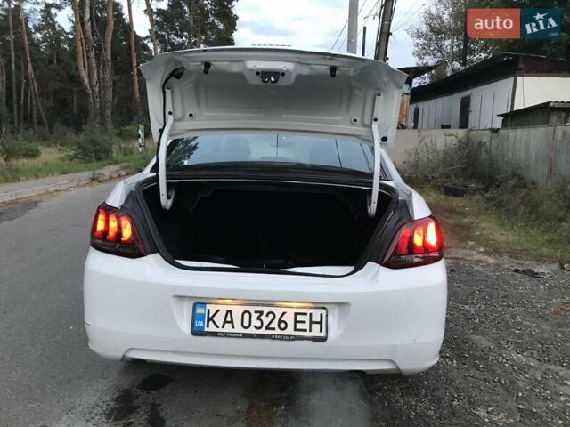 Білий Пежо 301, об'ємом двигуна 1.59 л та пробігом 46 тис. км за 7770 $, фото 3 на Automoto.ua
