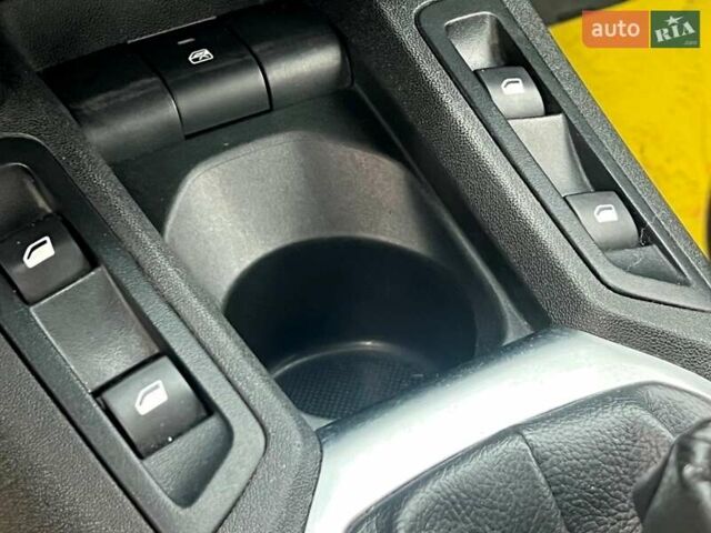 Пежо 301 2021 у Києві на Automoto.ua Білий Пежо 301, об'ємом двигуна 1.2 л та пробігом 97 тис. км за 7200 $, фото 32 на Automoto.ua