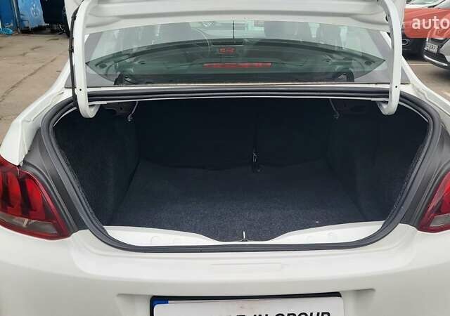 Пежо 301 2021 у Києві на Automoto.ua Білий Пежо 301, об'ємом двигуна 1.2 л та пробігом 56 тис. км за 8300 $, фото 19 на Automoto.ua