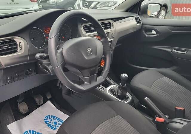 Пежо 301 2021 у Києві на Automoto.ua Білий Пежо 301, об'ємом двигуна 1.2 л та пробігом 56 тис. км за 8300 $, фото 14 на Automoto.ua