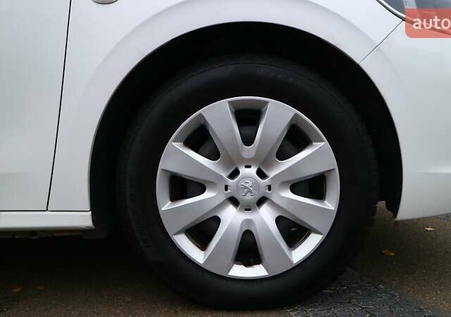 Белый Пежо 301, объемом двигателя 1.2 л и пробегом 64 тыс. км за 8903 $, фото 10 на Automoto.ua