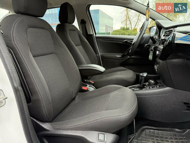 Пежо 301 2021 у Києві на Automoto.ua Білий Пежо 301, об'ємом двигуна 1.59 л та пробігом 71 тис. км за 11500 $, фото 32 на Automoto.ua