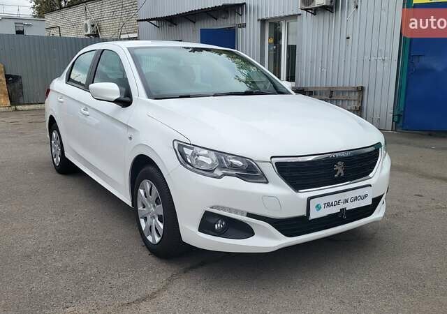 Пежо 301 2021 у Києві на Automoto.ua Білий Пежо 301, об'ємом двигуна 1.2 л та пробігом 56 тис. км за 8300 $, фото 5 на Automoto.ua
