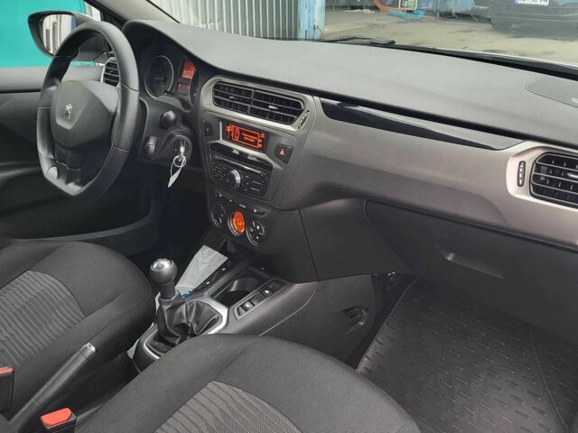 Пежо 301 2021 у Києві на Automoto.ua Білий Пежо 301, об'ємом двигуна 1.2 л та пробігом 56 тис. км за 8300 $, фото 20 на Automoto.ua