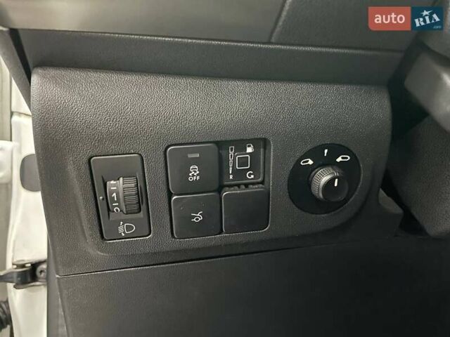 Белый Пежо 301, объемом двигателя 1.59 л и пробегом 310 тыс. км за 6490 $, фото 17 на Automoto.ua