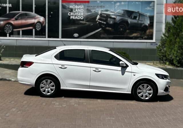 Білий Пежо 301, об'ємом двигуна 1.2 л та пробігом 73 тис. км за 9324 $, фото 3 на Automoto.ua
