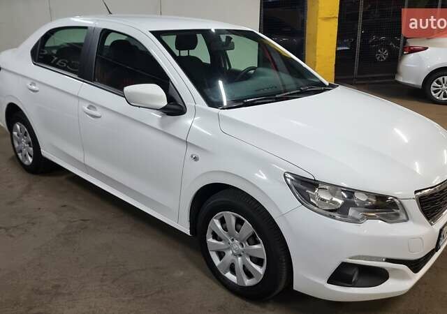 Белый Пежо 301, объемом двигателя 1.2 л и пробегом 96 тыс. км за 6800 $, фото 5 на Automoto.ua