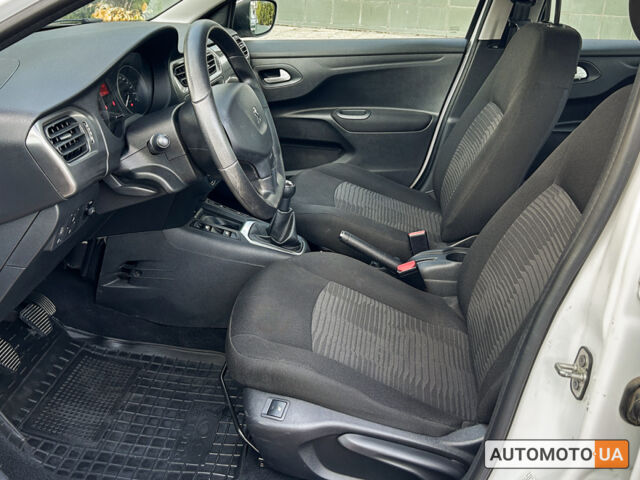 Белый Пежо 301, объемом двигателя 12 л и пробегом 78 тыс. км за 8572 $, фото 11 на Automoto.ua