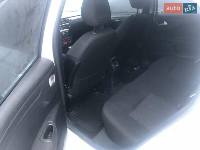 Белый Пежо 301, объемом двигателя 1.59 л и пробегом 74 тыс. км за 12300 $, фото 12 на Automoto.ua