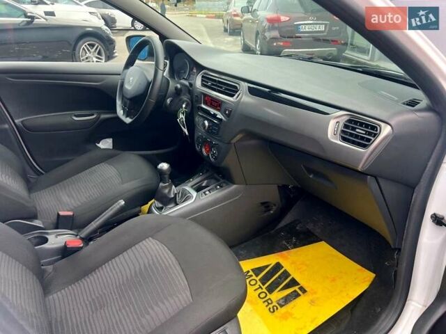 Пежо 301 2021 у Києві на Automoto.ua Білий Пежо 301, об'ємом двигуна 1.2 л та пробігом 97 тис. км за 7200 $, фото 45 на Automoto.ua