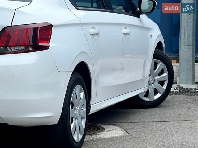 Пежо 301 2021 у Києві на Automoto.ua Білий Пежо 301, об'ємом двигуна 1.2 л та пробігом 97 тис. км за 7200 $, фото 11 на Automoto.ua
