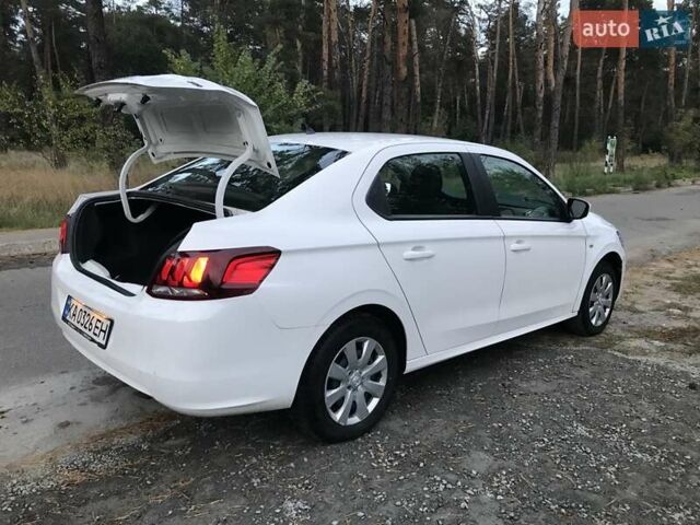 Білий Пежо 301, об'ємом двигуна 1.59 л та пробігом 46 тис. км за 7770 $, фото 2 на Automoto.ua