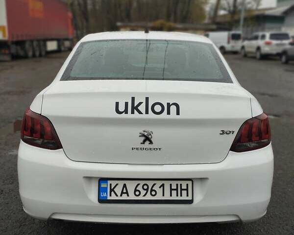 Белый Пежо 301, объемом двигателя 1.59 л и пробегом 171 тыс. км за 7200 $, фото 2 на Automoto.ua