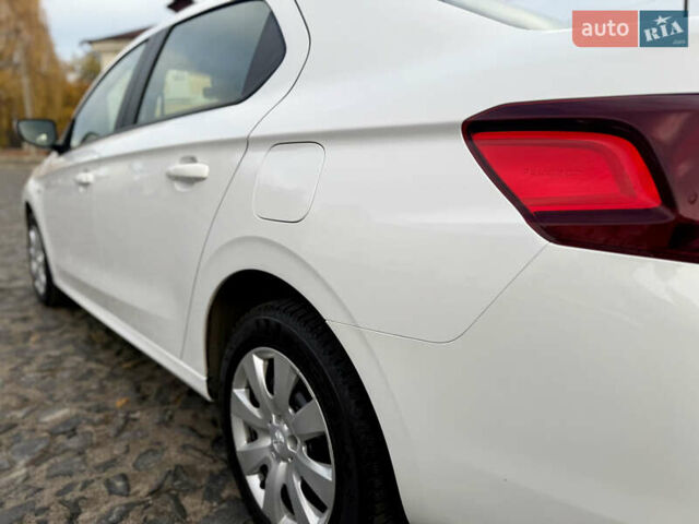 Білий Пежо 301, об'ємом двигуна 1.59 л та пробігом 69 тис. км за 8700 $, фото 6 на Automoto.ua