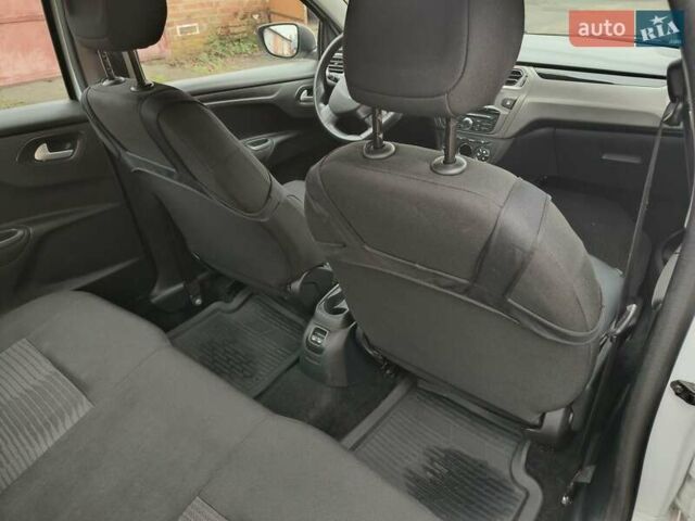 Белый Пежо 301, объемом двигателя 1.2 л и пробегом 74 тыс. км за 7800 $, фото 40 на Automoto.ua