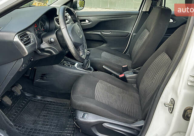 Белый Пежо 301, объемом двигателя 1.2 л и пробегом 77 тыс. км за 8551 $, фото 15 на Automoto.ua