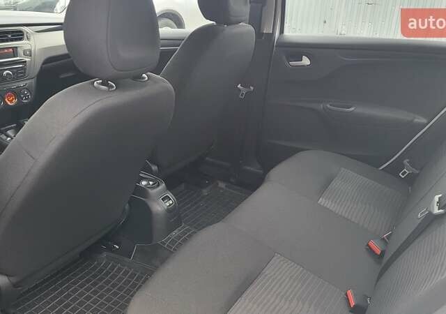 Пежо 301 2021 у Києві на Automoto.ua Білий Пежо 301, об'ємом двигуна 1.2 л та пробігом 56 тис. км за 8300 $, фото 15 на Automoto.ua