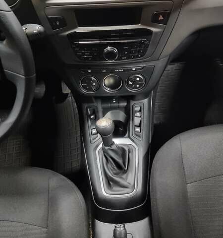 Белый Пежо 301, объемом двигателя 1.2 л и пробегом 96 тыс. км за 6800 $, фото 7 на Automoto.ua