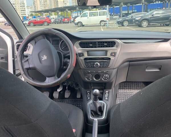 Білий Пежо 301, об'ємом двигуна 1.59 л та пробігом 41 тис. км за 10700 $, фото 10 на Automoto.ua