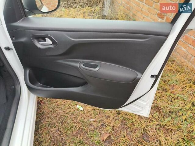 Белый Пежо 301, объемом двигателя 1.2 л и пробегом 74 тыс. км за 7800 $, фото 46 на Automoto.ua