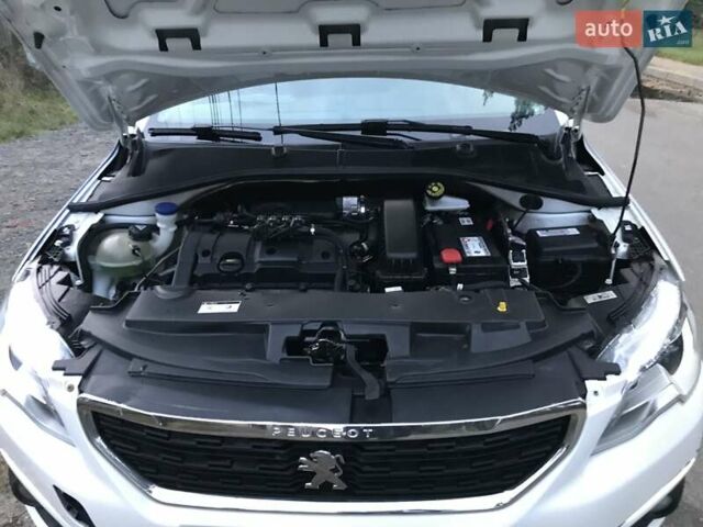 Білий Пежо 301, об'ємом двигуна 1.59 л та пробігом 46 тис. км за 7770 $, фото 9 на Automoto.ua