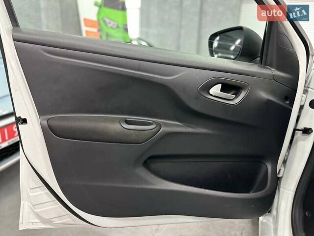 Белый Пежо 301, объемом двигателя 1.2 л и пробегом 82 тыс. км за 8199 $, фото 14 на Automoto.ua