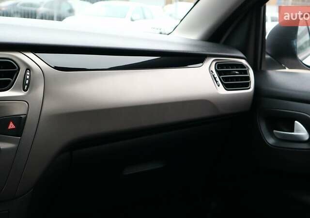 Белый Пежо 301, объемом двигателя 1.2 л и пробегом 64 тыс. км за 8903 $, фото 16 на Automoto.ua