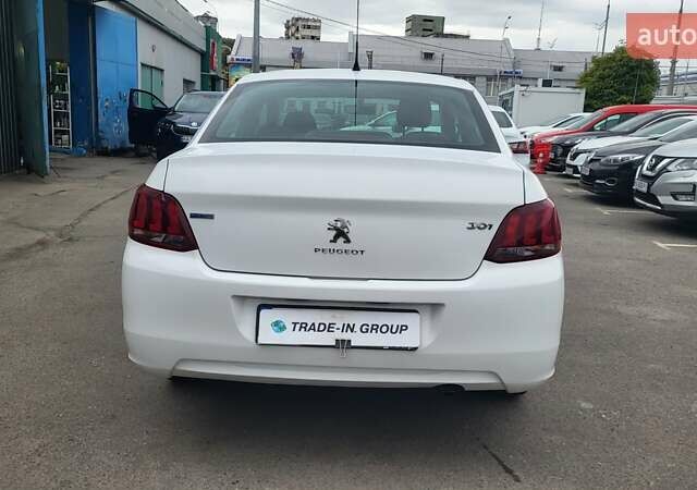 Пежо 301 2021 у Києві на Automoto.ua Білий Пежо 301, об'ємом двигуна 1.2 л та пробігом 56 тис. км за 8300 $, фото 10 на Automoto.ua