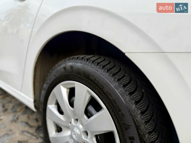 Білий Пежо 301, об'ємом двигуна 1.59 л та пробігом 69 тис. км за 8700 $, фото 7 на Automoto.ua