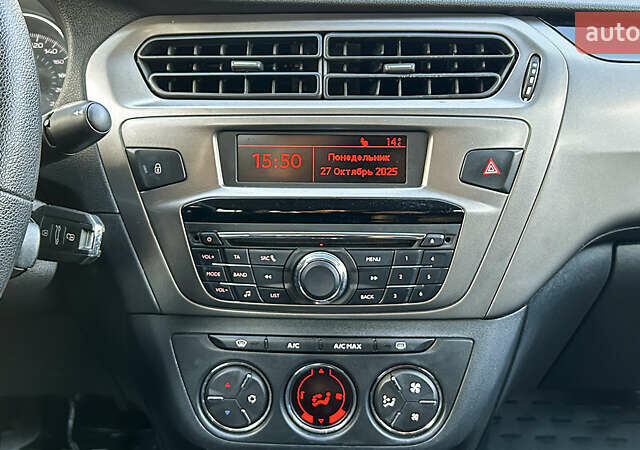 Белый Пежо 301, объемом двигателя 1.2 л и пробегом 77 тыс. км за 8551 $, фото 16 на Automoto.ua